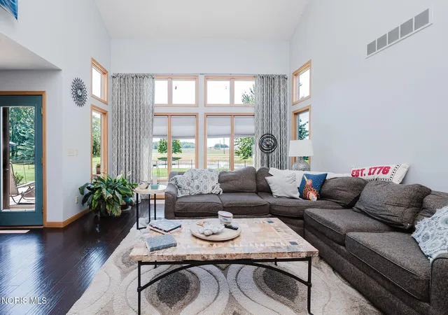Photo 3 of Single family home for sale at 101 Hawthorn Ct, Bluffton, OH 45817 | MLS# 10013739 | Listing updated on 2026-10-01