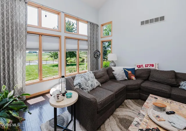 Photo 4 of Single family home for sale at 101 Hawthorn Ct, Bluffton, OH 45817 | MLS# 10013739 | Listing updated on 2026-10-01