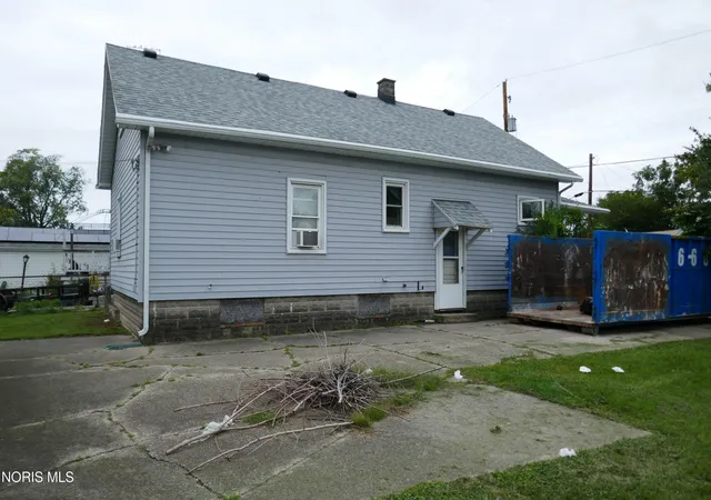 Photo 10 of Single family home for sale at 2108 Hoops Dr, Toledo, OH 43611 | MLS# 10013746 | Listing updated on 2026-10-02