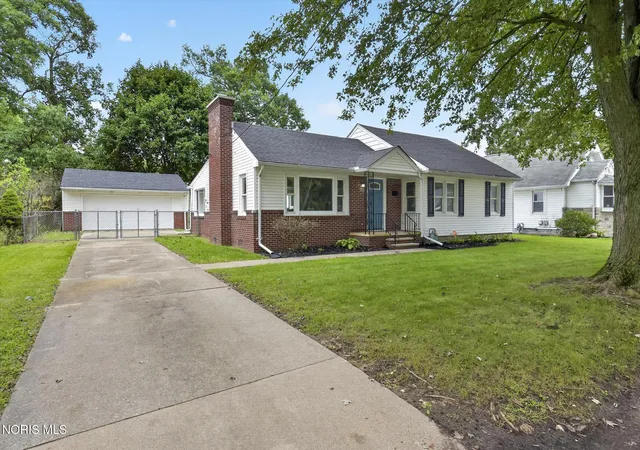 Single family home for sale at 5028 Arbor Way, Sylvania, OH 43560 | MLS# 10013753
