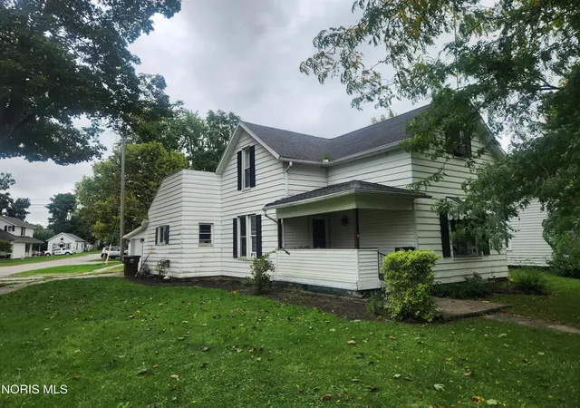 Photo 1 of Single family home for sale at 401 Summit St, Defiance, OH 43512 | MLS# 10013788 | Listing updated on 2026-09-30