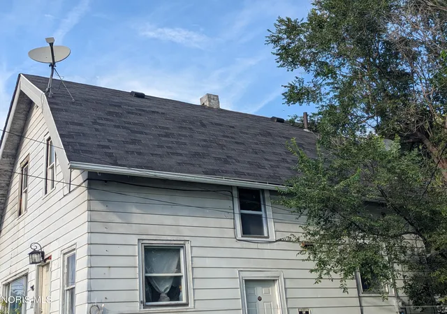 Photo 3 of Sale Pending at 21 Banks St, Toledo, OH 43609 | MLS# 10013756 | Listing updated on 2026-10-06