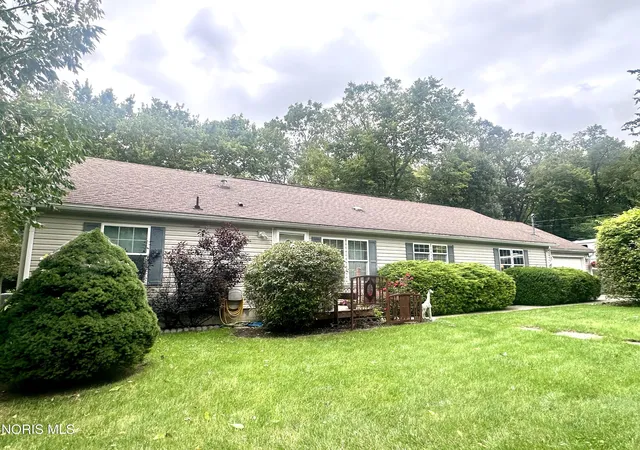 Photo 1 of Sale Pending at 4703 E Schoolhouse Rd, Port Clinton, OH 43452 | MLS# 10013759 | Listing updated on 2026-09-25