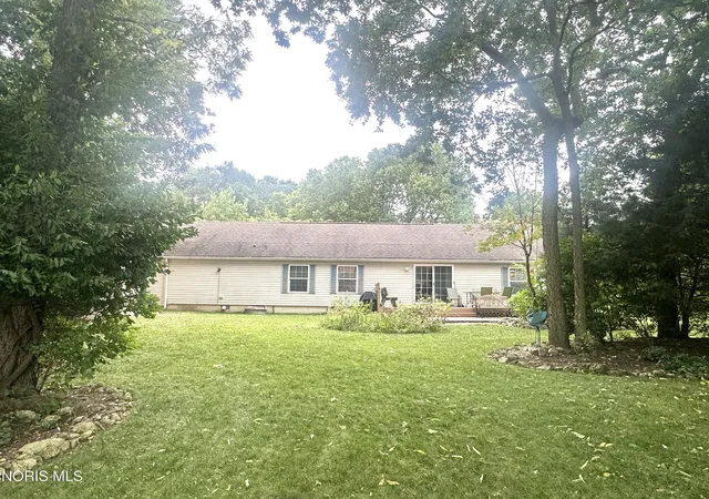 Photo 4 of Sale Pending at 4703 E Schoolhouse Rd, Port Clinton, OH 43452 | MLS# 10013759 | Listing updated on 2026-09-25