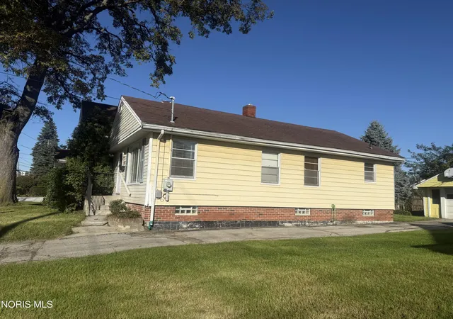 Photo 2 of Single family home for sale at 2114 Arlington Ave, Toledo, OH 43609 | MLS# 10013810 | Listing updated on 2026-10-15