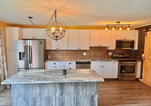 Photo 4 of Sale Pending at 1123 Cardinal Dr #Apt B, Bryan, OH 43506 | MLS# 10013763 | Listing updated on 2026-10-29