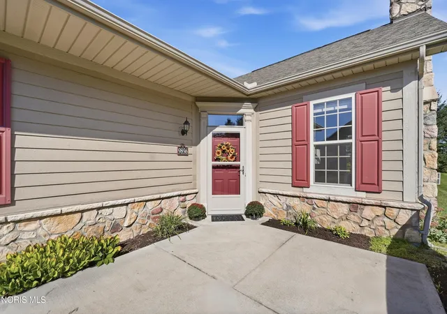 Listing Photo 5 - Condo for sale in building located at 9856 Connor Lake Cir, Perrysburg, OH 43551