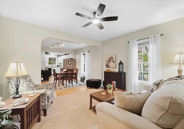 Photo 3 of Single family home for sale at 405 W Wayne St, Maumee, OH 43537 | MLS# 10013776 | Listing updated on 2026-10-09