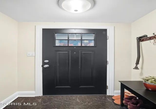Photo 3 of Single family home for sale at 405 W Wayne St, Maumee, OH 43537 | MLS# 10013776 | Listing updated on 2026-10-09
