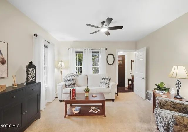 Photo 4 of Single family home for sale at 405 W Wayne St, Maumee, OH 43537 | MLS# 10013776 | Listing updated on 2026-10-09