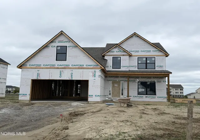 Single family home for sale at 1422 Thomas Ln, Waterville, OH 43566 | MLS# 10013817
