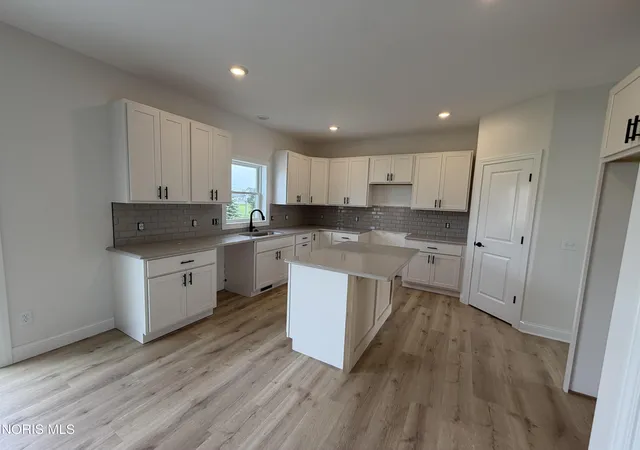 Photo 4 of Single family home for sale at 5045 Magnolia Dr, Oregon, OH 43616 | MLS# 10013771 | Listing updated on 2026-09-24