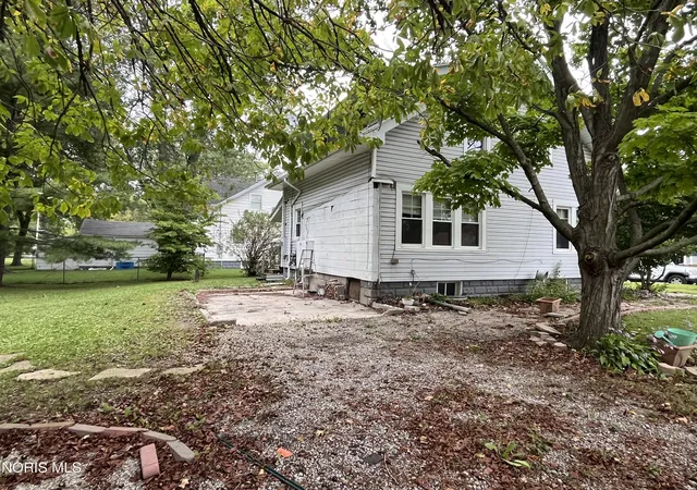 Photo 3 of Single family home for sale at 919 Delaware Ave, Montpelier, OH 43543 | MLS# 10013812 | Listing updated on 2026-09-23