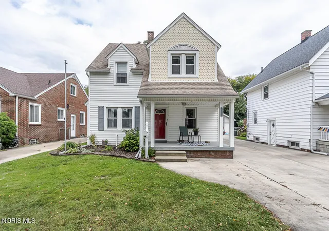 Photo 1 of Single family home for sale at 2236 Beaufort Ave, Toledo, OH 43613 | MLS# 10013800 | Listing updated on 2026-10-07