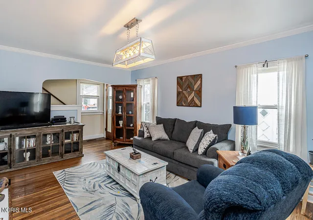 Photo 2 of Single family home for sale at 2236 Beaufort Ave, Toledo, OH 43613 | MLS# 10013800 | Listing updated on 2026-10-07
