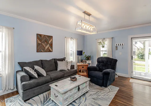 Photo 3 of Single family home for sale at 2236 Beaufort Ave, Toledo, OH 43613 | MLS# 10013800 | Listing updated on 2026-10-07