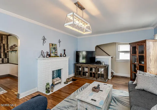 Photo 4 of Single family home for sale at 2236 Beaufort Ave, Toledo, OH 43613 | MLS# 10013800 | Listing updated on 2026-10-07