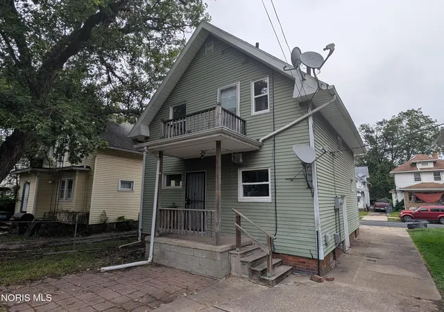 Photo 3 of Single family home for sale at 4025 Asbury Dr, Toledo, OH 43612 | MLS# 10013813 | Listing updated on 2026-09-28
