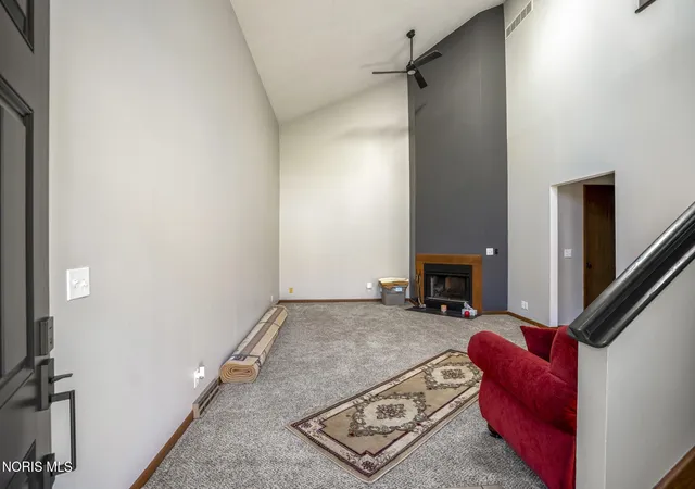 Photo 3 of Condo for sale at 1124 Bernath Pkwy, Toledo, OH 43615 | MLS# 10013784 | Listing updated on 2026-09-24