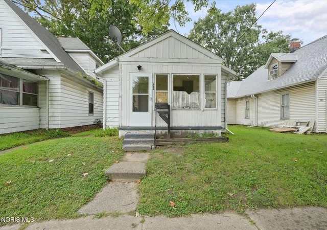 Photo 3 of Single family home for sale at 960 Willow Ave, Toledo, OH 43605 | MLS# 10013783 | Listing updated on 2026-10-05