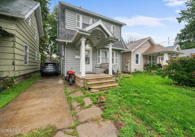 Photo 2 of Single family home for sale at 1744 Duncan Rd, Toledo, OH 43613 | MLS# 10013786 | Listing updated on 2026-09-24