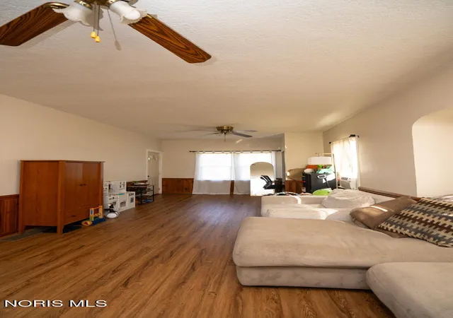 Photo 3 of Single family home for sale at 4029 Bowen Rd, Toledo, OH 43613 | MLS# 10013809 | Listing updated on 2026-10-12