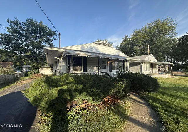 Photo 1 of Single family home for sale at 252 Kenmore Ave, Toledo, OH 43609 | MLS# 10013806 | Listing updated on 2026-09-23
