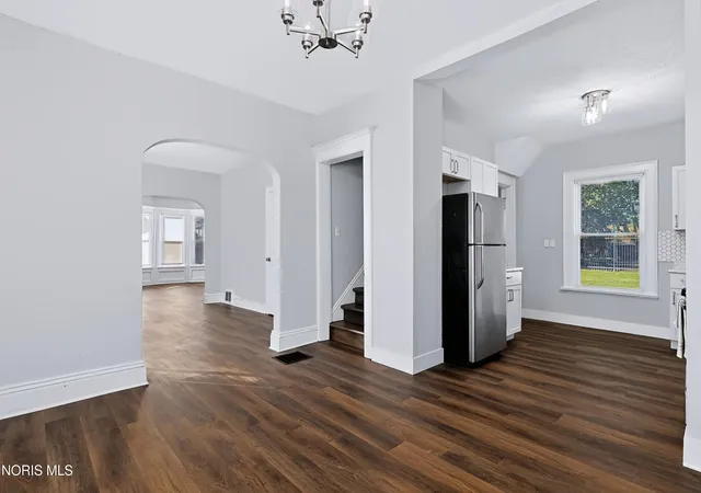 Photo 3 of Single family home for sale at 2478 Franklin Ave, Toledo, OH 43620 | MLS# 10013992 | Listing updated on 2026-10-26