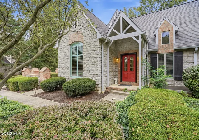 Photo 1 of Single family home for sale at 5 Hunters Gate Dr, Findlay, OH 45840 | MLS# 10013875 | Listing updated on 2026-09-24