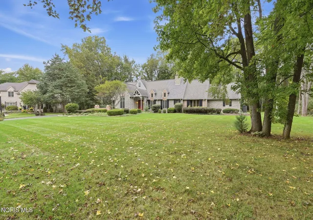 Photo 4 of Single family home for sale at 5 Hunters Gate Dr, Findlay, OH 45840 | MLS# 10013875 | Listing updated on 2026-09-24
