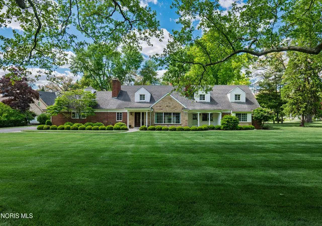 Photo 1 of Single family home for sale at 2953 Westchester Rd, Ottawa Hills, OH 43615 | MLS# 10013814 | Listing updated on 2026-09-23