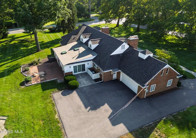 Photo 4 of Single family home for sale at 2953 Westchester Rd, Ottawa Hills, OH 43615 | MLS# 10013814 | Listing updated on 2026-10-22