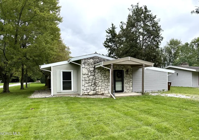 Photo 2 of Single family home for sale at 2201 Power Dam Rd, Defiance, OH 43512 | MLS# 10013869 | Listing updated on 2026-10-04