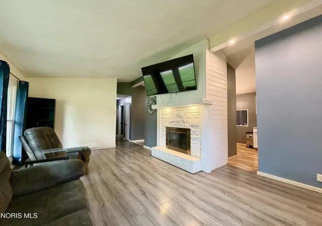 Photo 4 of Single family home for sale at 2201 Power Dam Rd, Defiance, OH 43512 | MLS# 10013869 | Listing updated on 2026-10-04
