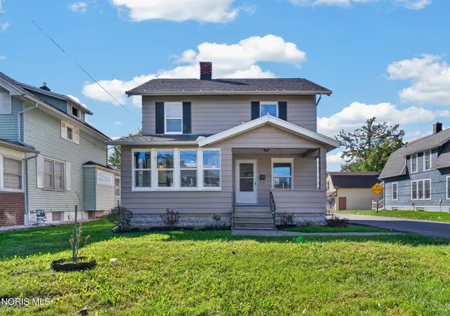 Single family home for sale at 147 Eagle Point Rd, Rossford, OH 43460 | MLS# 10013891