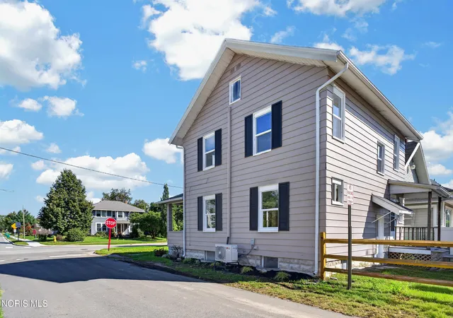 Photo 50 of Single family home for sale at 147 Eagle Point Rd, Rossford, OH 43460 | MLS# 10013891 | Listing updated on 2026-10-08