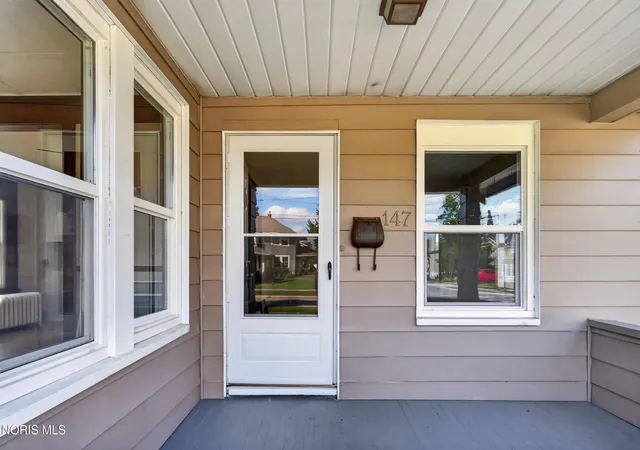 Photo 4 of Single family home for sale at 147 Eagle Point Rd, Rossford, OH 43460 | MLS# 10013891 | Listing updated on 2026-10-08