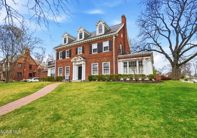 Photo 1 of Single family home for sale at 2006 Mount Vernon Ave, Toledo, OH 43607 | MLS# 10013935 | Listing updated on 2026-10-18
