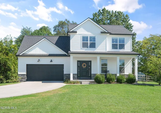 Single family home for sale at 4925 Black Rd, Monclova, OH 43542 | MLS# 10013923