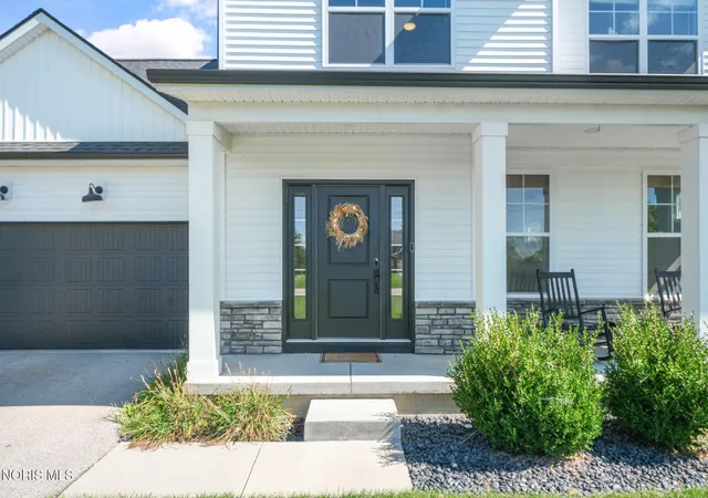 Photo 2 of Single family home for sale at 4925 Black Rd, Monclova, OH 43542 | MLS# 10013923 | Listing updated on 2026-09-25