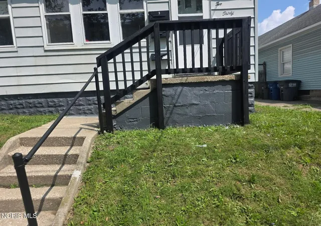 Photo 3 of Multi family home for sale at 237 Yondota St, Toledo, OH 43605 | MLS# 10013945 | Listing updated on 2026-10-14