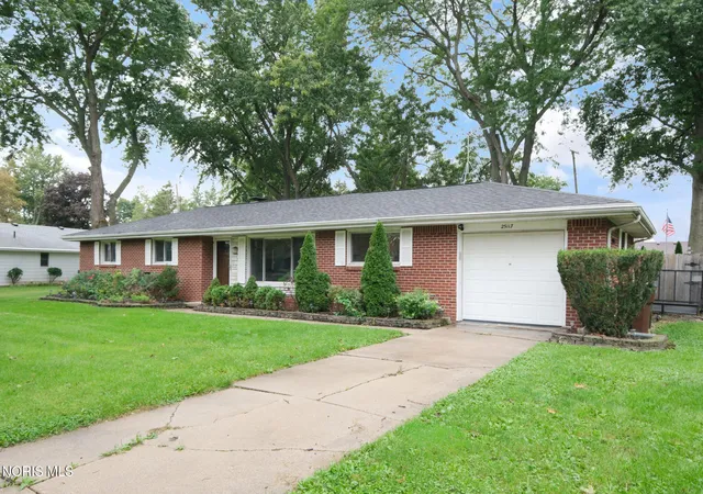 Photo 3 of Single family home for sale at 25117 Ella St, Perrysburg, OH 43551 | MLS# 10013897 | Listing updated on 2026-10-01