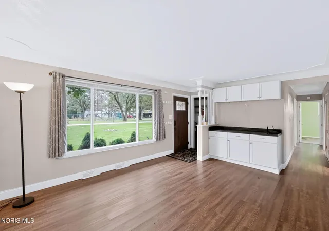 Photo 4 of Single family home for sale at 25117 Ella St, Perrysburg, OH 43551 | MLS# 10013897 | Listing updated on 2026-10-01