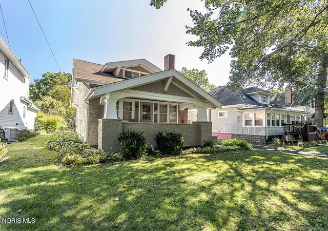 Photo 3 of Single family home for sale at 3547 Island Ave, Toledo, OH 43614 | MLS# 10013884 | Listing updated on 2026-10-06