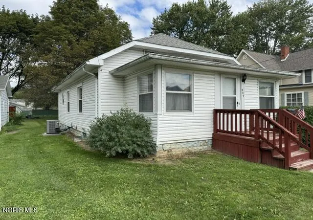 Photo 3 of Single family home for sale at 405 E Hamilton St, Bryan, OH 43506 | MLS# 10013886 | Listing updated on 2026-10-15