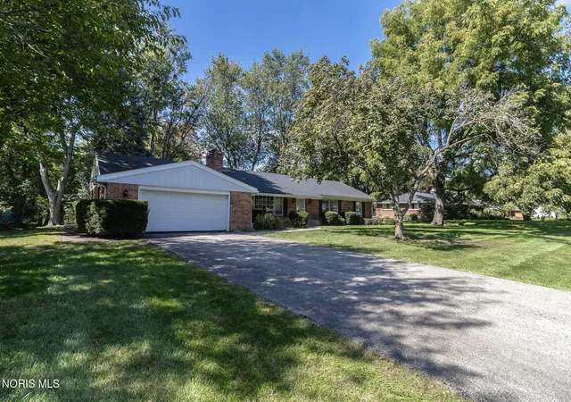 Photo 2 of Single family home for sale at 5935 Winding Way Dr, Sylvania, OH 43560 | MLS# 10014153 | Listing updated on 2026-10-10