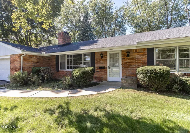 Photo 3 of Single family home for sale at 5935 Winding Way Dr, Sylvania, OH 43560 | MLS# 10014153 | Listing updated on 2026-10-10