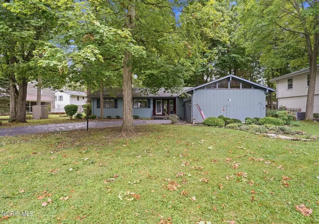 Photo 3 of Single family home for sale at 615 Sutton Pl, Findlay, OH 45840 | MLS# 10013877 | Listing updated on 2026-09-24