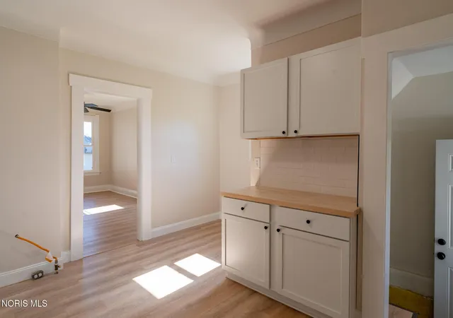 Photo 3 of Single family home for sale at 2023 Woodford St, Toledo, OH 43605 | MLS# 10013887 | Listing updated on 2026-10-08