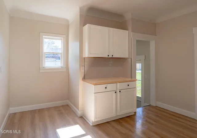 Photo 3 of Single family home for sale at 2023 Woodford St, Toledo, OH 43605 | MLS# 10013887 | Listing updated on 2026-10-08